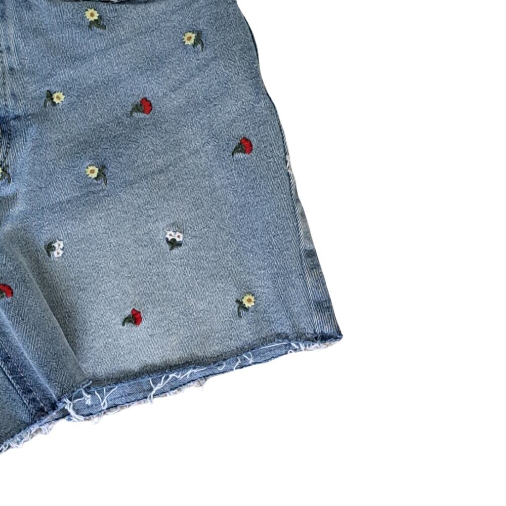 Dex Embroidered Flower High Waisted Denim Shorts NWOT Frayed Raw Hem Size 26 - Picture 5 of 9